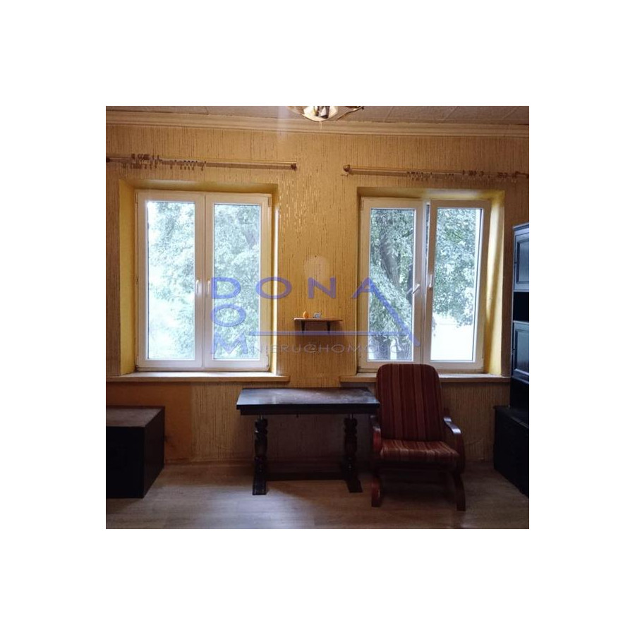 ł&oacute;dzkie, Ł&oacute;dź, Bałuty, Wr&oacute;bla, Kawalerka w kamienicy na Bałutach.