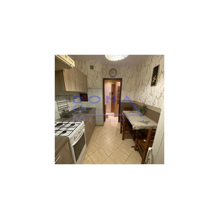 ł&oacute;dzkie, Ł&oacute;dź, Bałuty, Lutomierska, M-4 z balkonem na Bałutach.